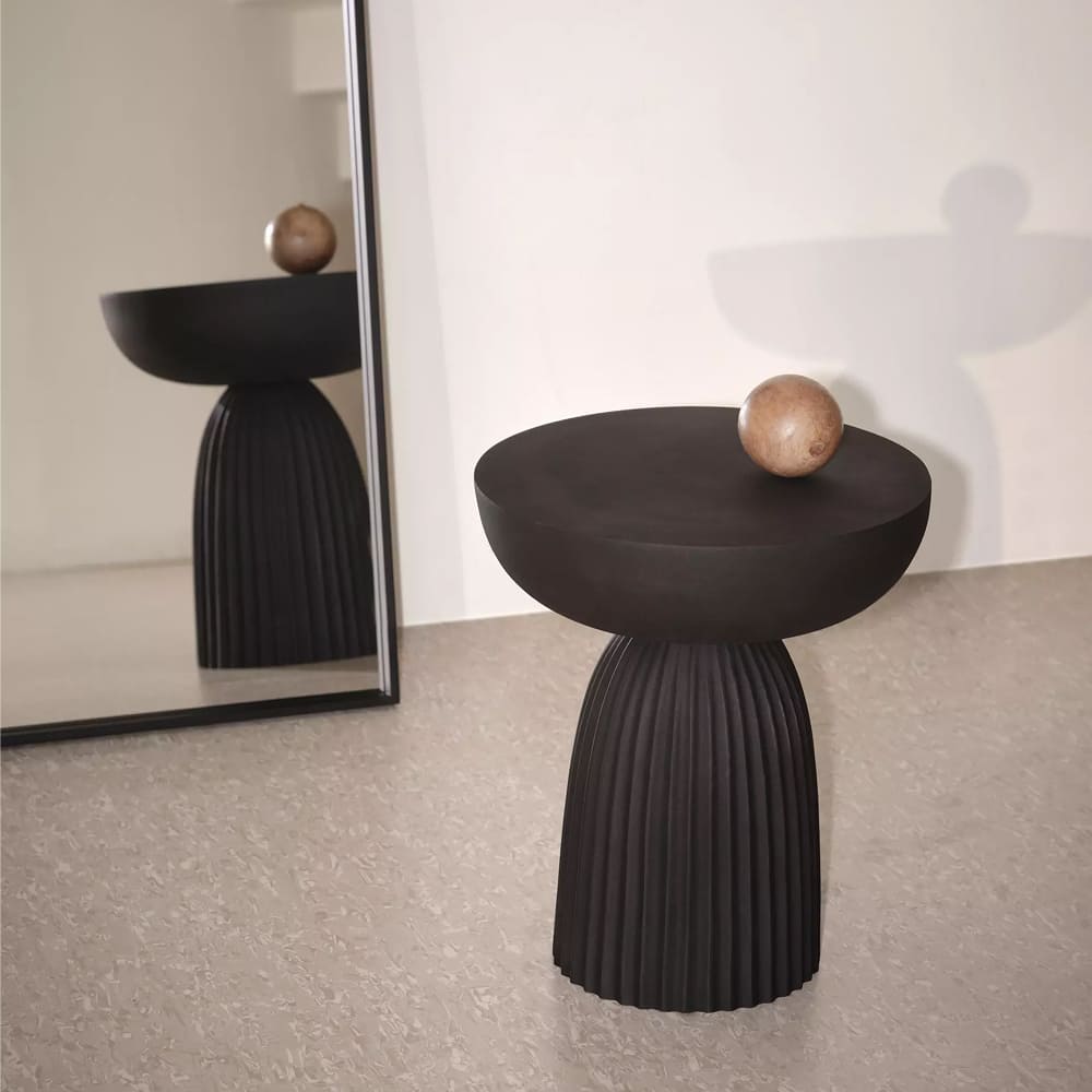 Expose side table